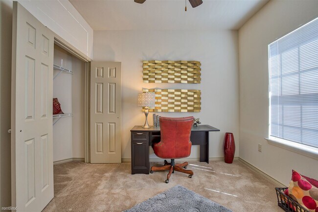 Building Photo - 1439 Barnes Dr