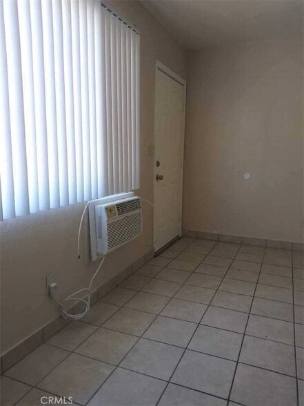 Foto del edificio - 5325 Howard St