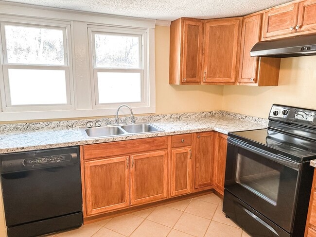 Building Photo - Nicely Updated 3BR/1BA Home!