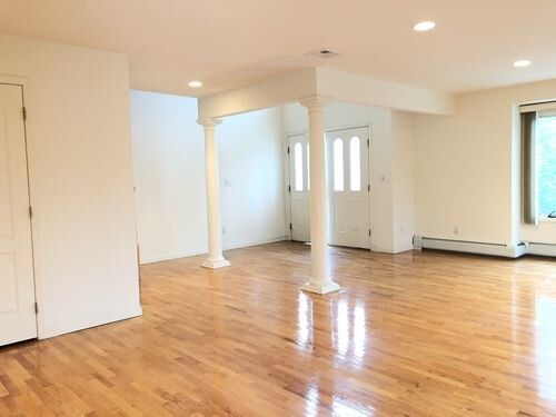 Foto del edificio - 115 E Central Blvd