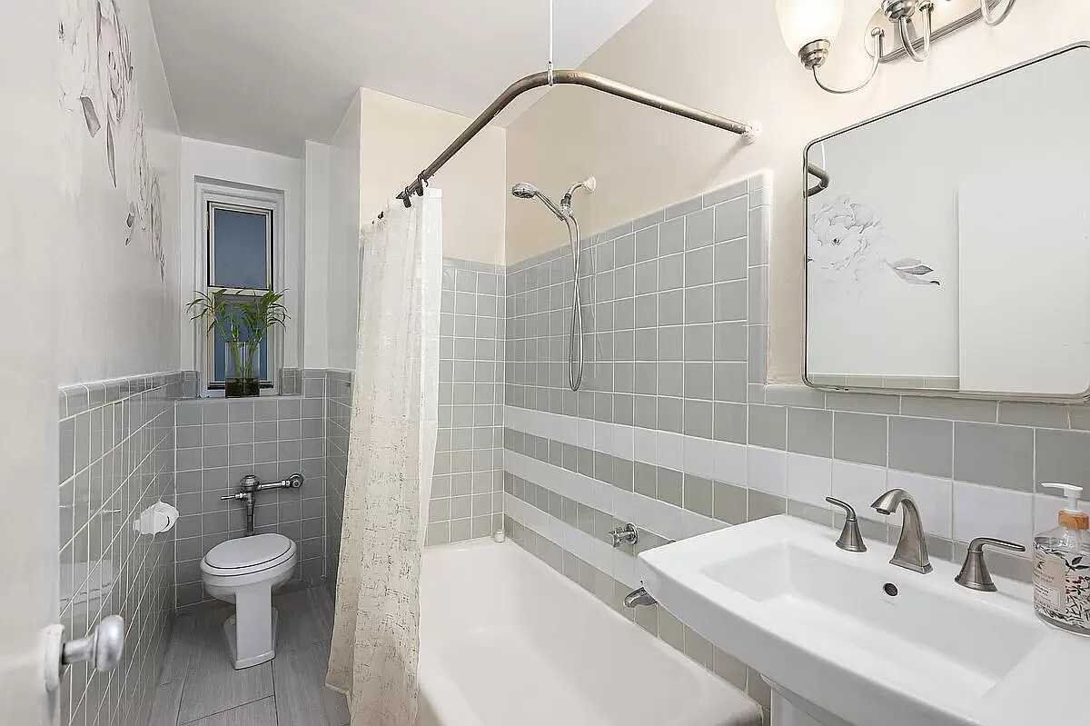 Primary Photo - 771 Concourse Village W