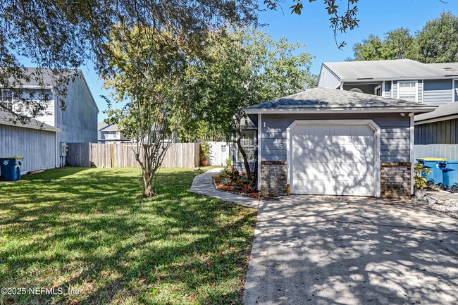 Foto del edificio - 12015 Cobblewood Ln N