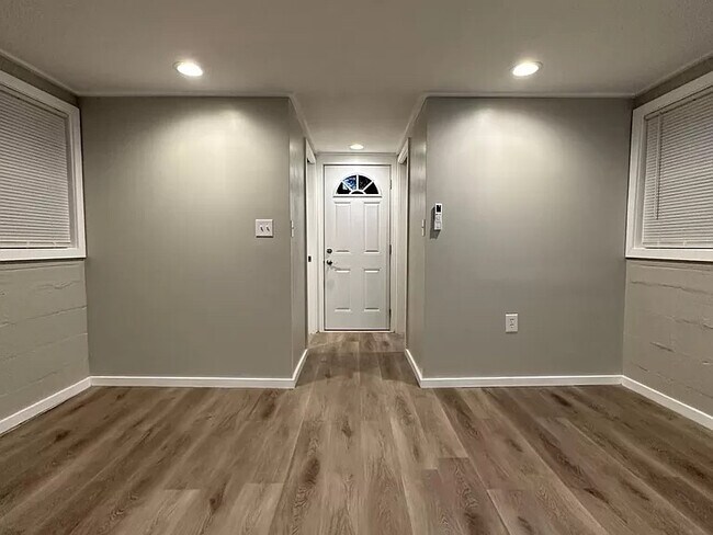 Foto del edificio - 409 W Walnut St