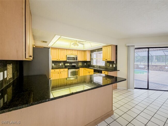 Foto del edificio - 565 N Idle Terrace