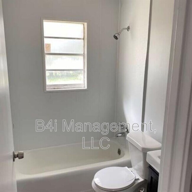 Building Photo - 719 Palmetto Ave