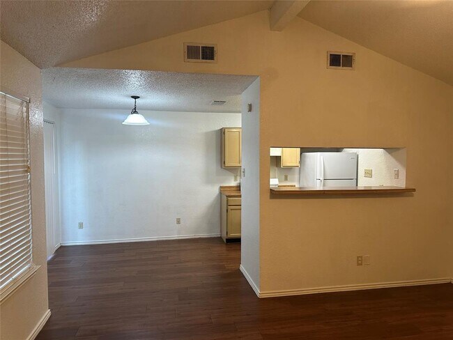 Foto del edificio - 16303 Edgemere Dr