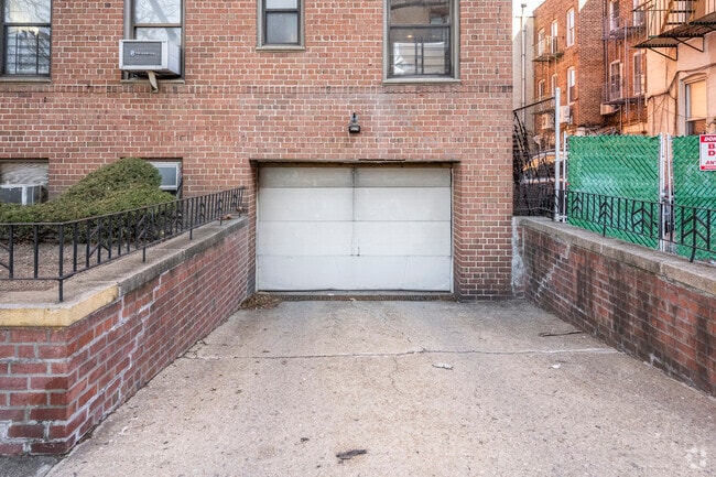 Building Photo - 359 Ovington Avenue