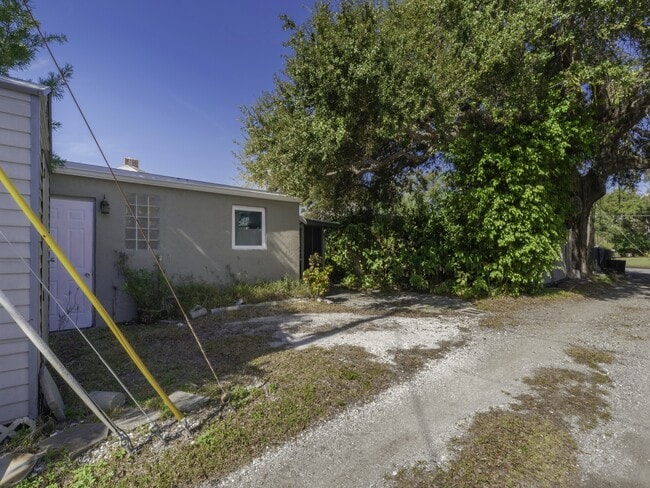 Foto del edificio - 2808 Clinton St S