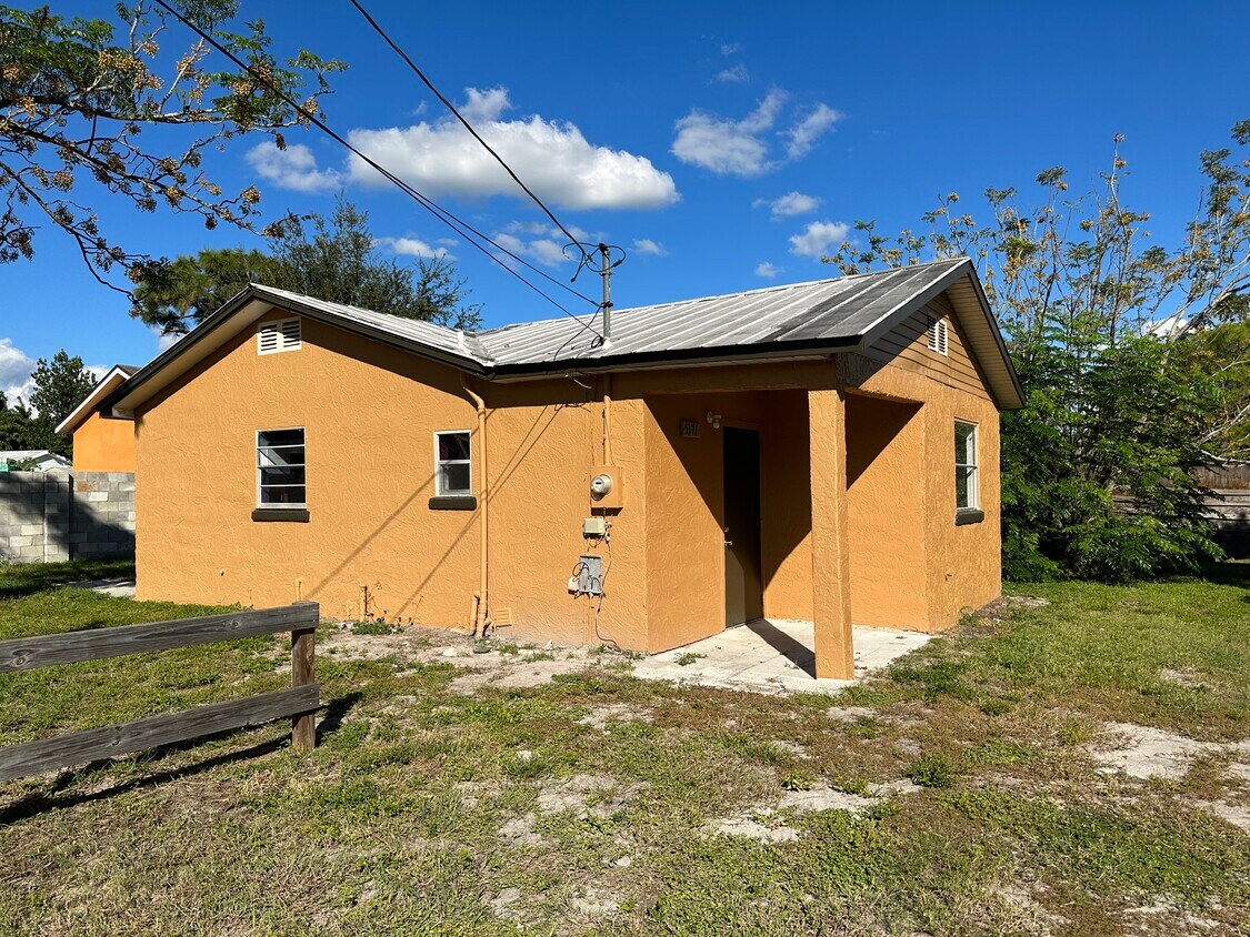 517 Poinsettia Rd, Auburndale, FL 33823 House Rental in Auburndale