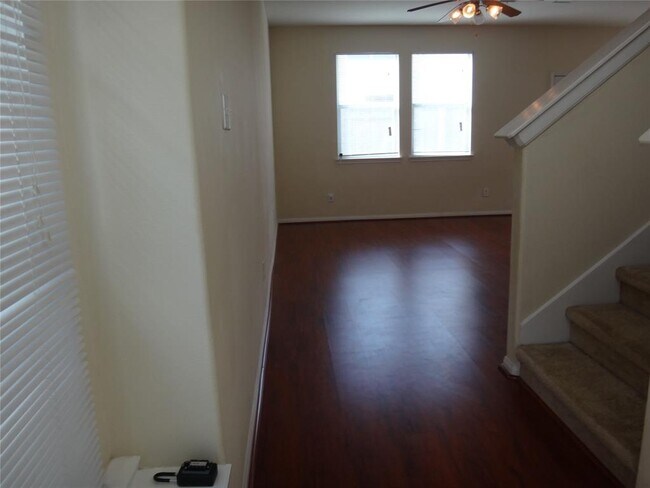 Foto del edificio - 6043 Yorkglen Manor Ln