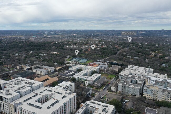 Foto del edificio - 1011 W 25th St