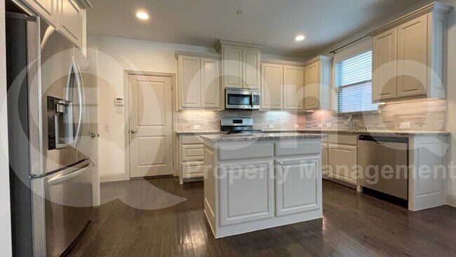 Building Photo - 2309 Jameson Ln