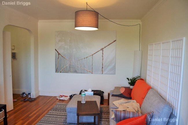 Foto del edificio - 2045 Commonwealth Ave