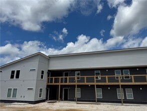 Building Photo - 2301 N Center St