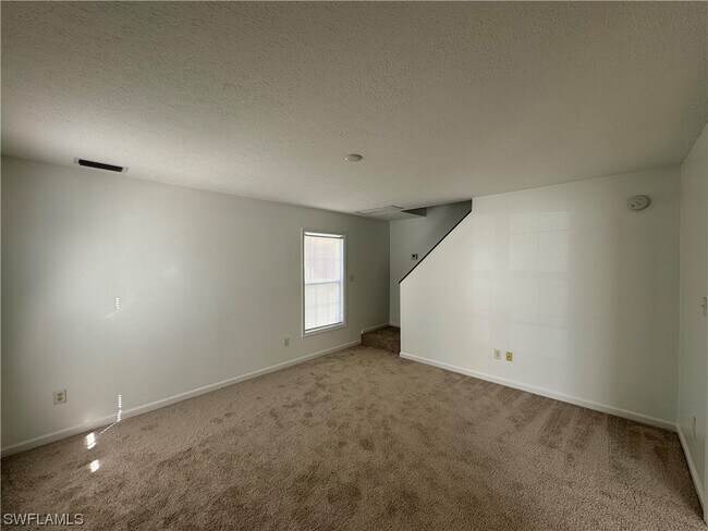 Building Photo - 250 Leawood Cir