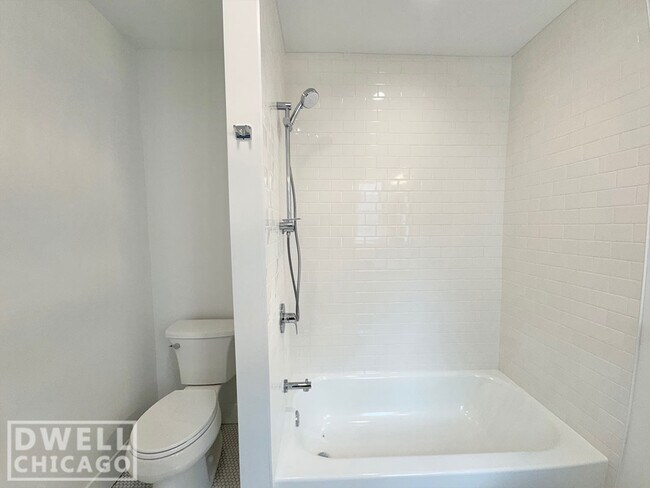 Foto del edificio - 1546 W Walton St