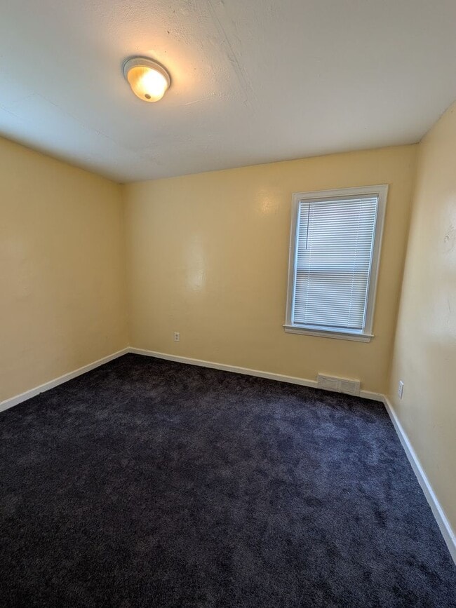 Foto del edificio - 3 bedroom 1 bath Detroit westside near 8 m...