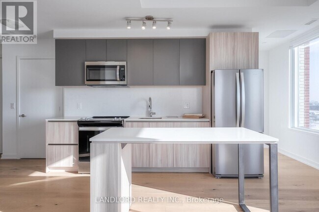 Building Photo - 3100 Keele St