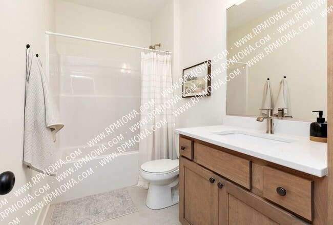 Building Photo - 440 NW Ashley Cir