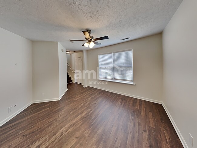 Foto del edificio - 7460 Maggie Dr