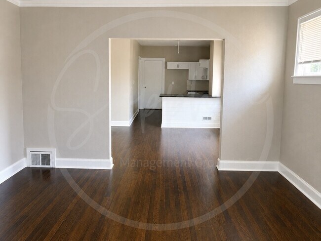 Foto del edificio - 1406 E 45th St