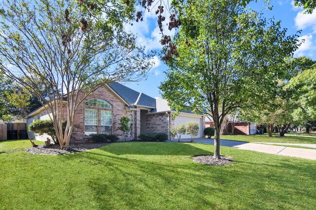 Building Photo - 2113 Rawhide Trail