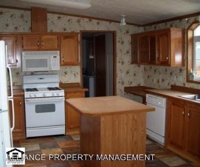 Building Photo - 148 Green Tree Dr