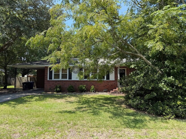 Photo - 1439 Village Road House