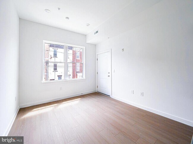 Foto del edificio - 2403-2407 W Thompson St