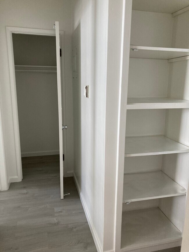 Closet - 1727 E Villa St