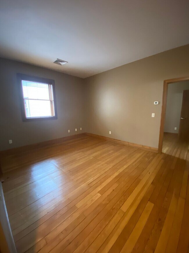 Foto del edificio - One Bedroom Apartment