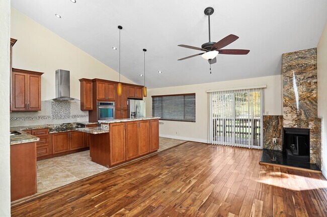 Building Photo - 5400 Mountain Blvd