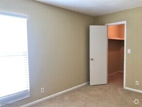 Building Photo - 3303 Royal Canadian Trace