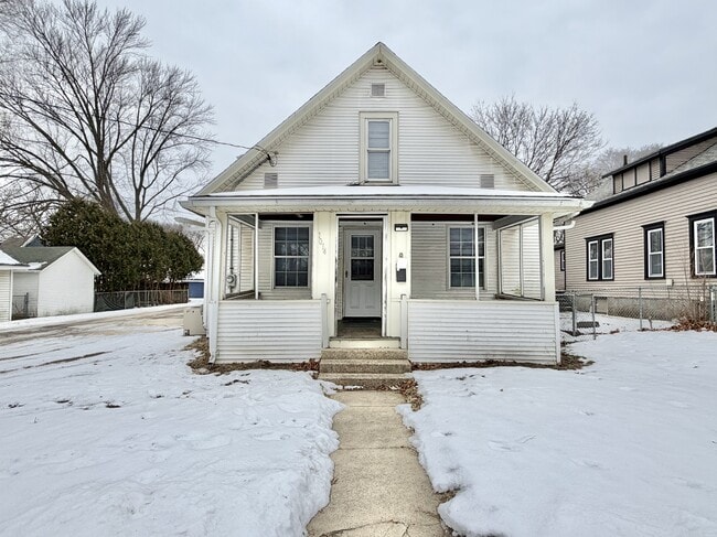 Building Photo - 1014 10th St