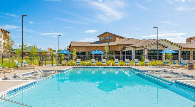 Building Photo - Creekside at Grand Prairie