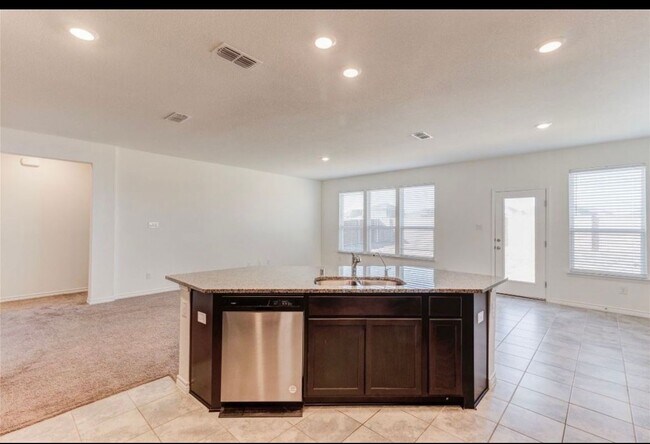 Foto del edificio - 321 Wild Onion Ln