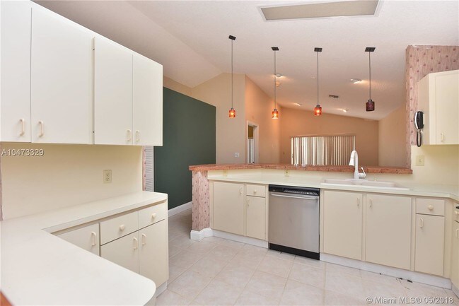 Building Photo - 14640 SW 124th Pl