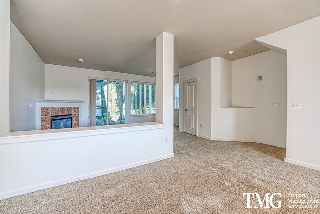 Foto del edificio - Low Maintenance, High Enjoyment in Salmon Creek!