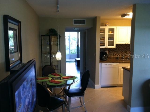 Foto del edificio - 7401 Bay Island Dr S