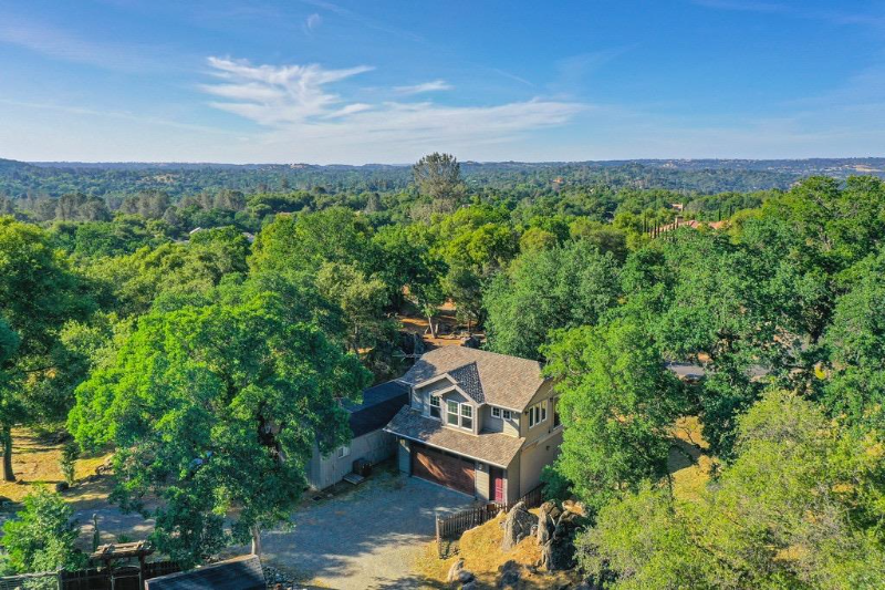 Primary Photo - 5085 Lake Forest Dr