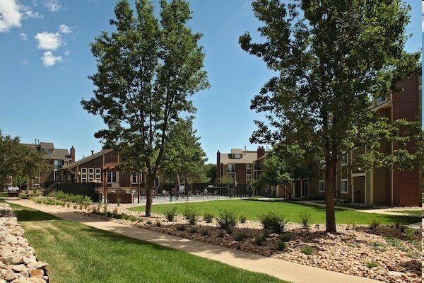 Patio - Summit Riverside Apartments