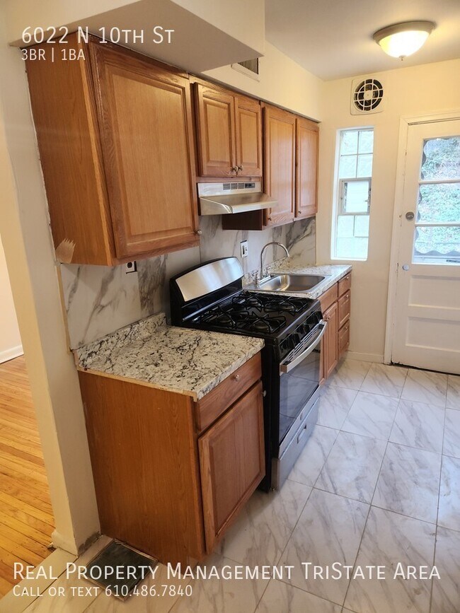 Building Photo - 3brd Located in the  Logan/ Ogontz/ Fern R...