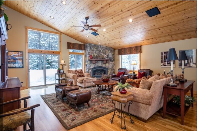 Foto del edificio - 11771 Nordic Ln