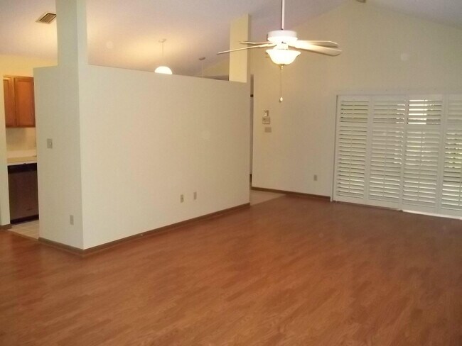 Building Photo - 2995 Bent Pine Dr