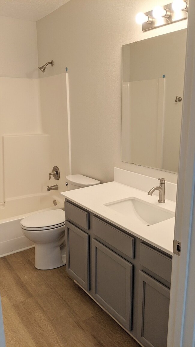 Foto del edificio - 4 Bed 2 Bath in Boise!