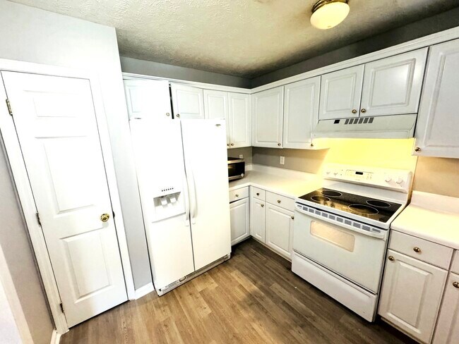 Foto del edificio - 5551 Robmont Dr