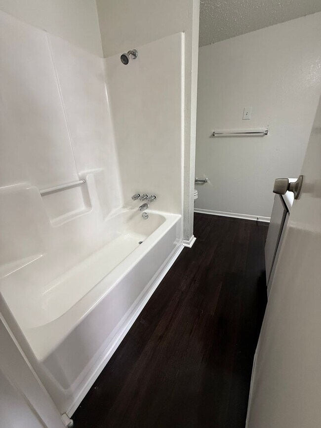 Foto del edificio - For Rent – 1 Bedroom, 1 Bath Apartment in McGregor, TX