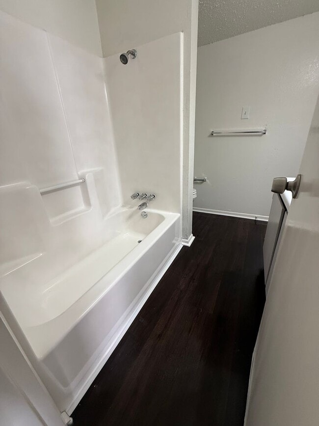 Building Photo - For Rent – 1 Bedroom, 1 Bath Apartment in McGregor, TX