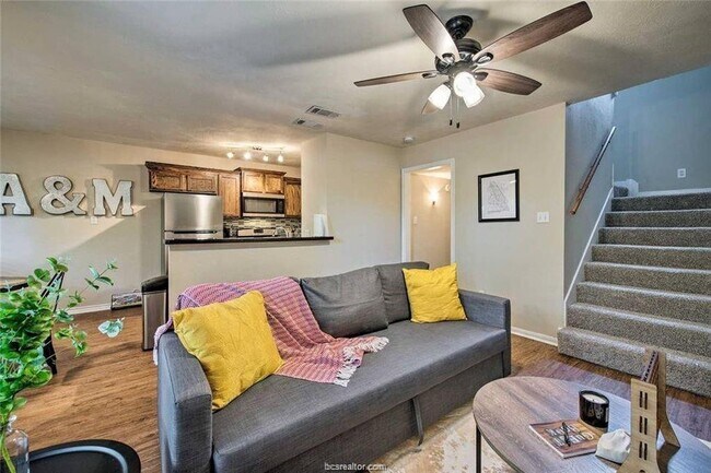 Building Photo - 1225 Oney Hervey Dr