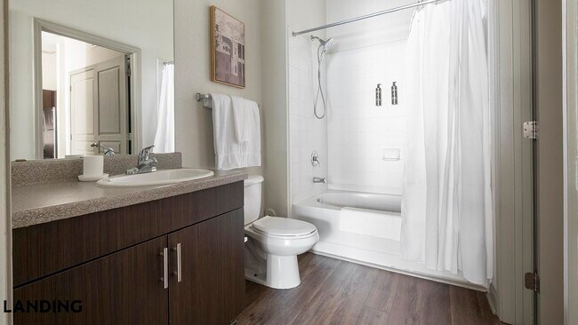 Foto del edificio - 10051 Perimeter Station Dr